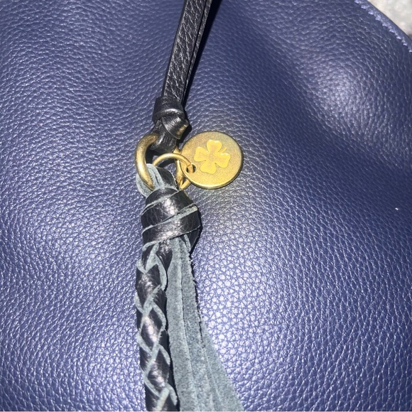 Like New Lucky Brand Azbi Genuine Leather Shoulder Bag Tote Elegant Navy Black - Picture 7 of 14